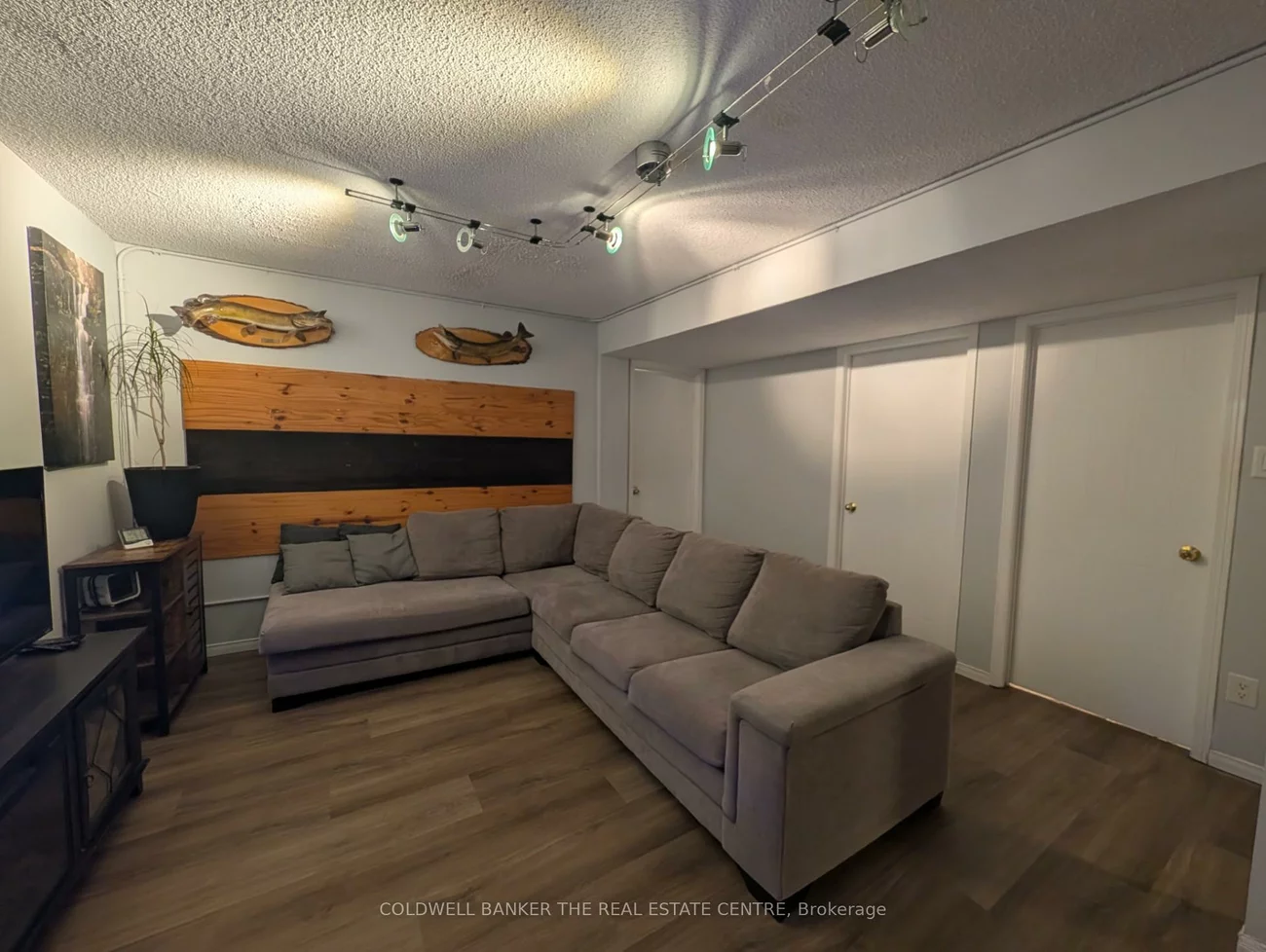 64, Athabaska, Holly, Barrie