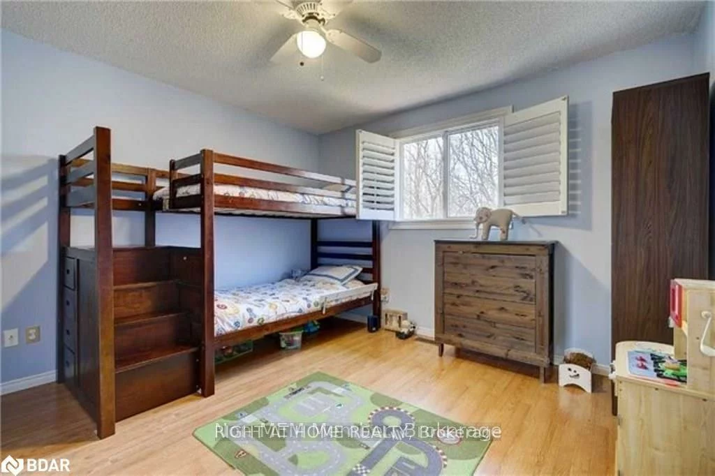 369, HICKLING, Grove East, Barrie