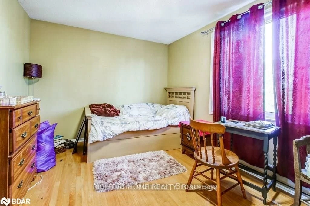 369, HICKLING, Grove East, Barrie