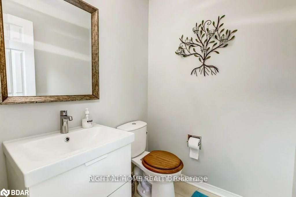 369, HICKLING, Grove East, Barrie