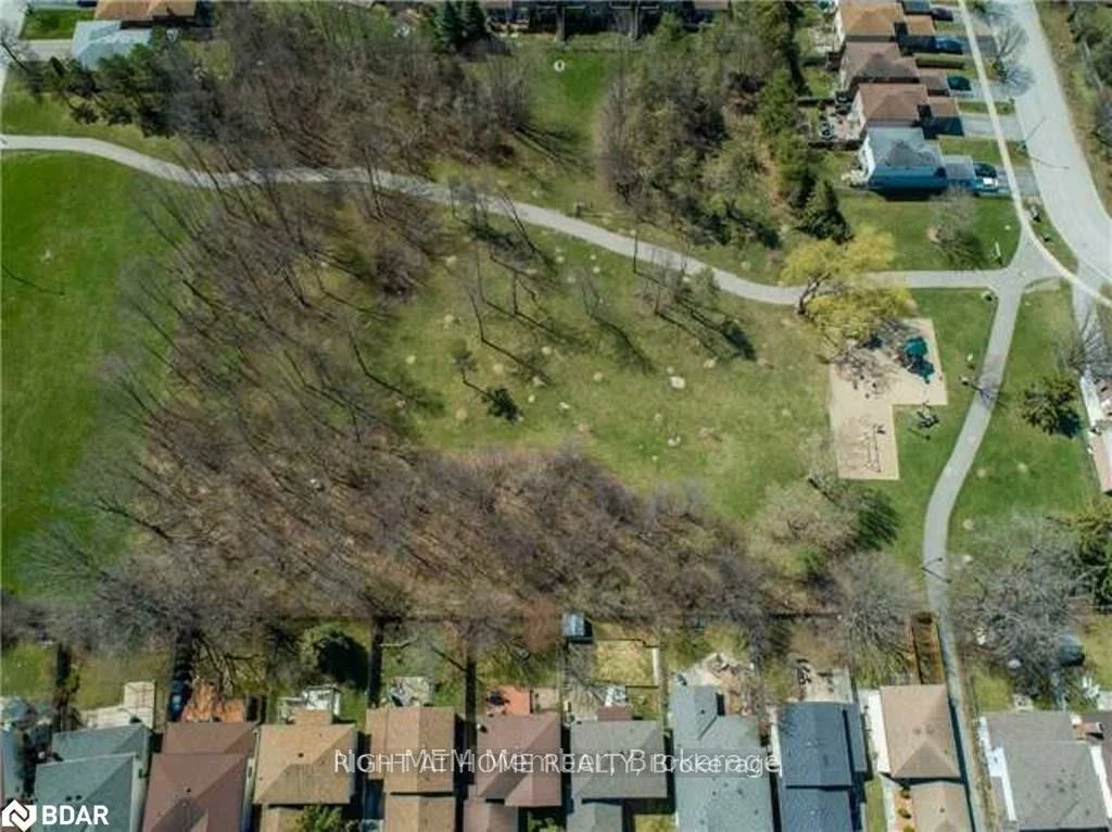 369, HICKLING, Grove East, Barrie