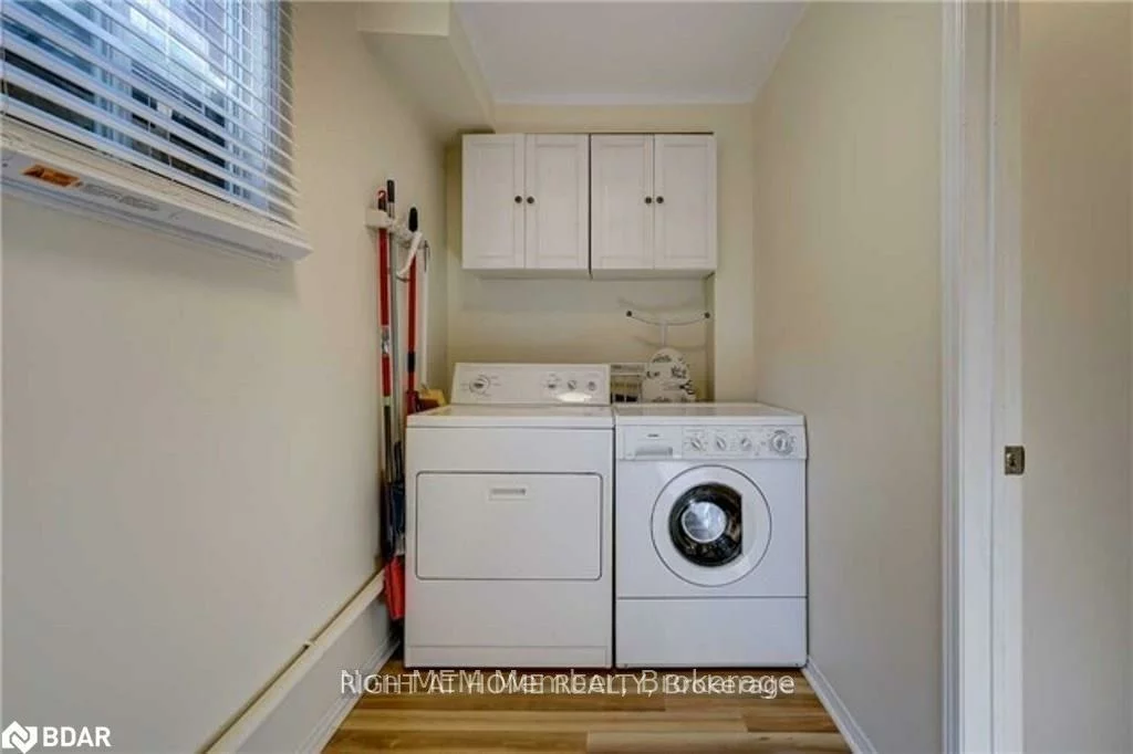 369, HICKLING, Grove East, Barrie