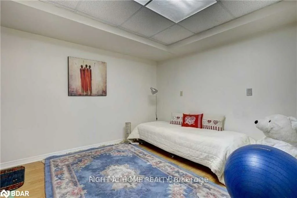 369, HICKLING, Grove East, Barrie