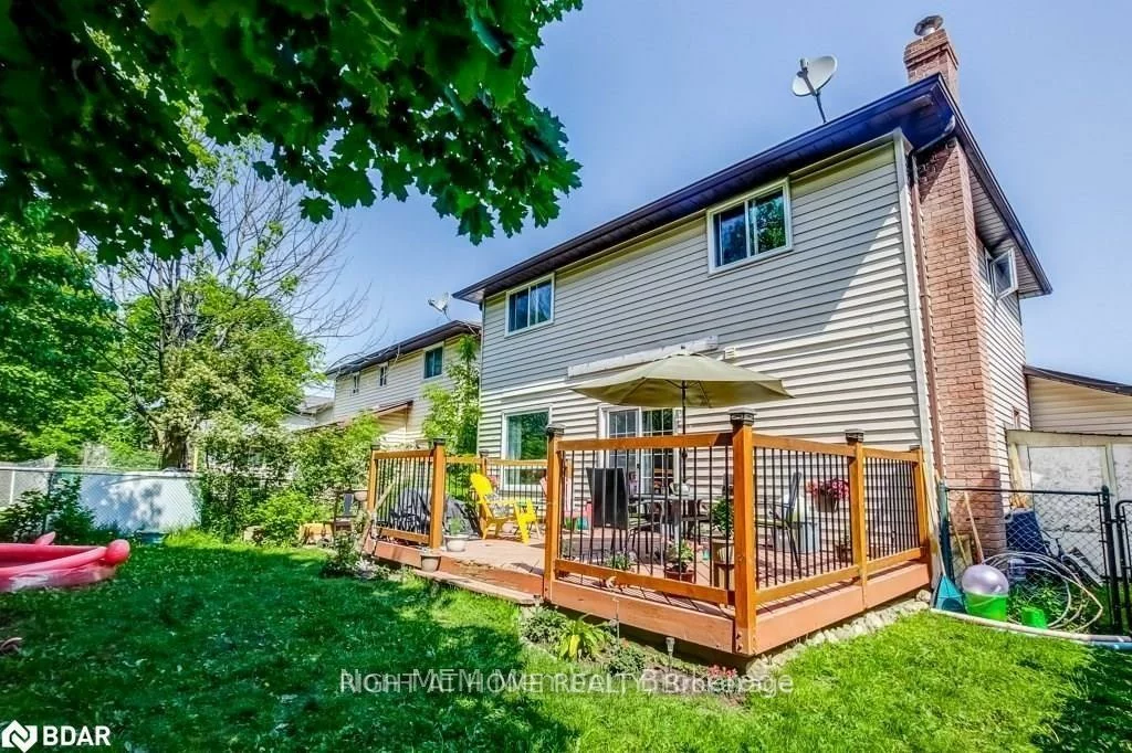 369, HICKLING, Grove East, Barrie