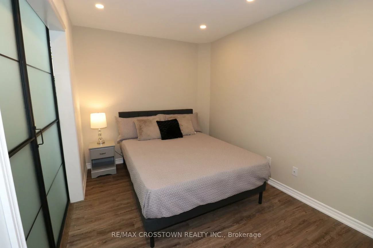 53, Counsellor, Innis-Shore, Barrie