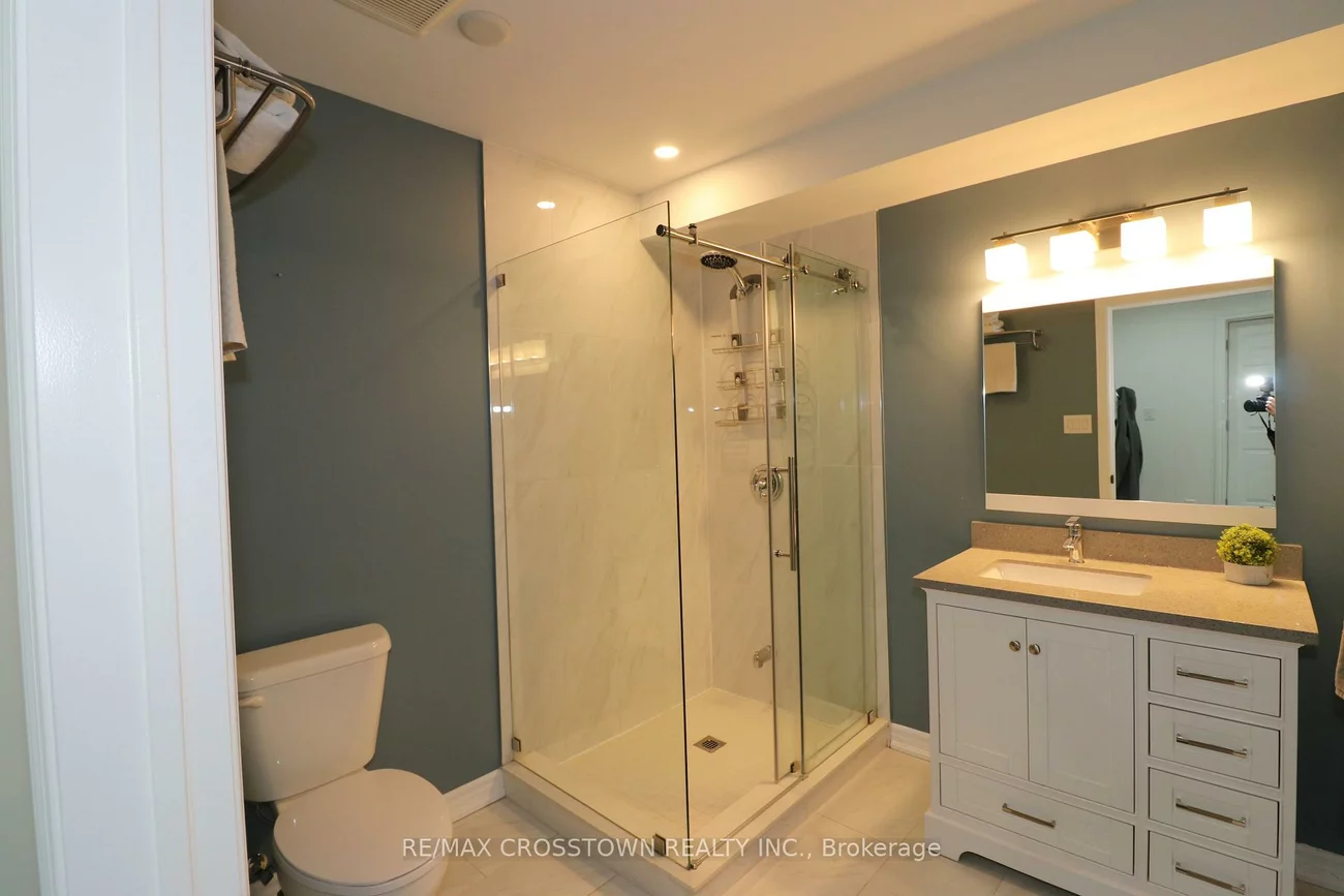 53, Counsellor, Innis-Shore, Barrie