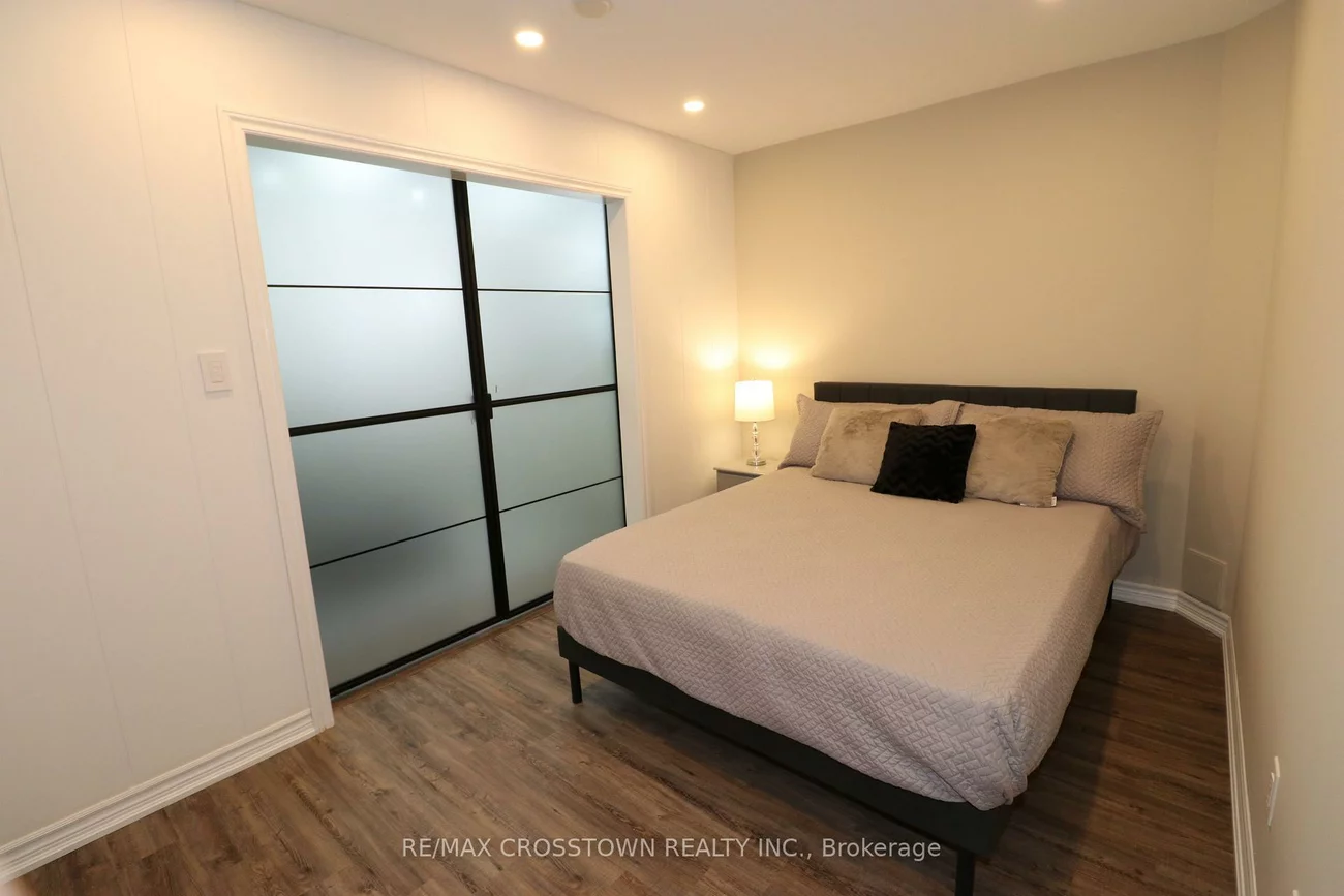 53, Counsellor, Innis-Shore, Barrie