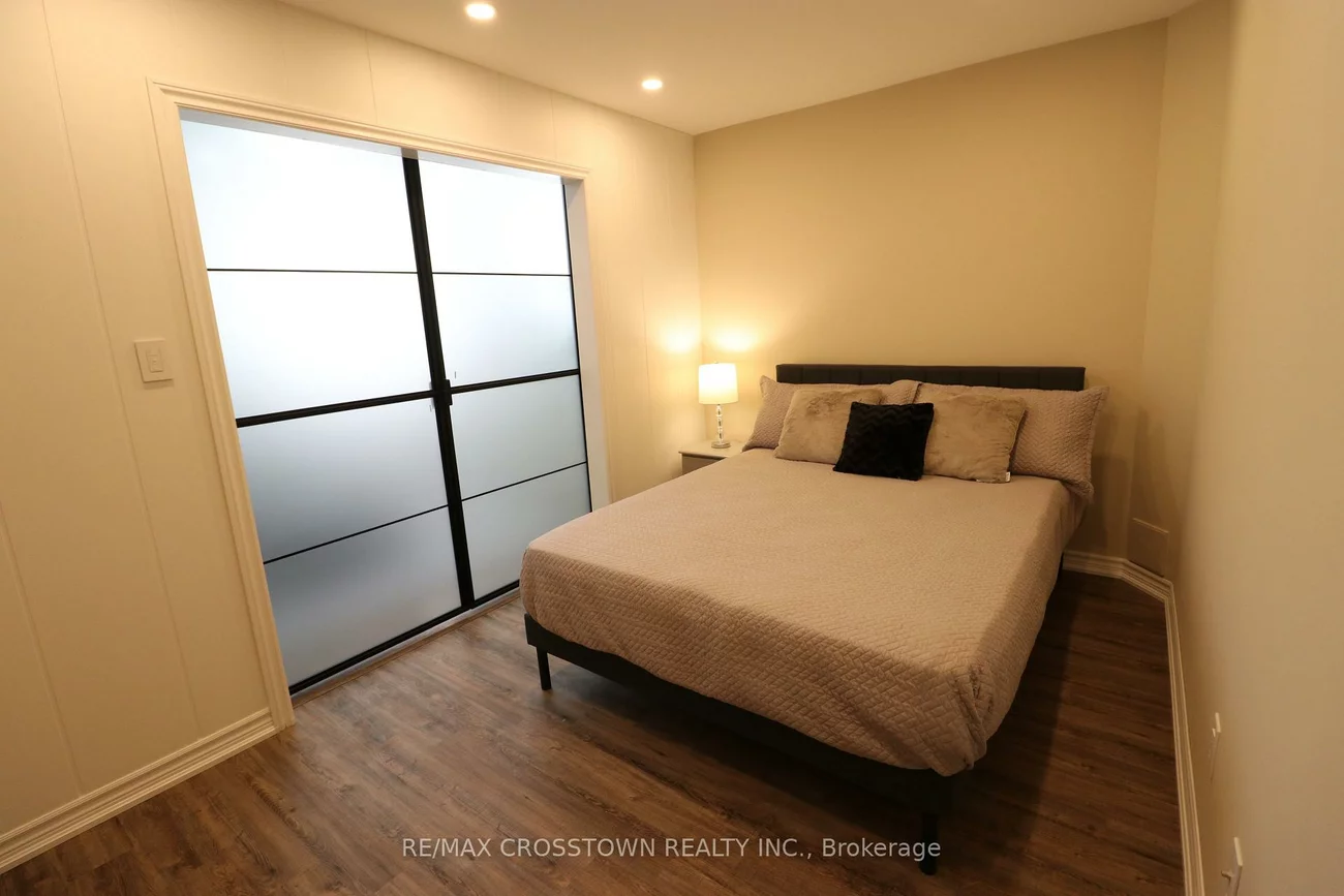 53, Counsellor, Innis-Shore, Barrie