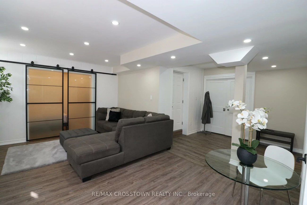 53, Counsellor, Innis-Shore, Barrie