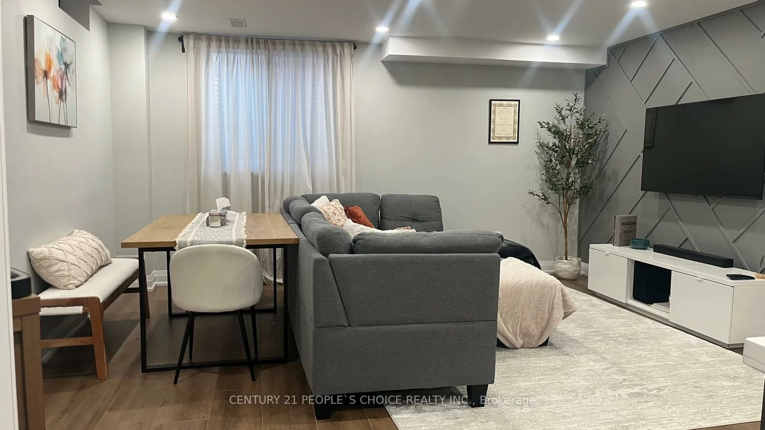 14, Copperhill, Painswick South, Barrie