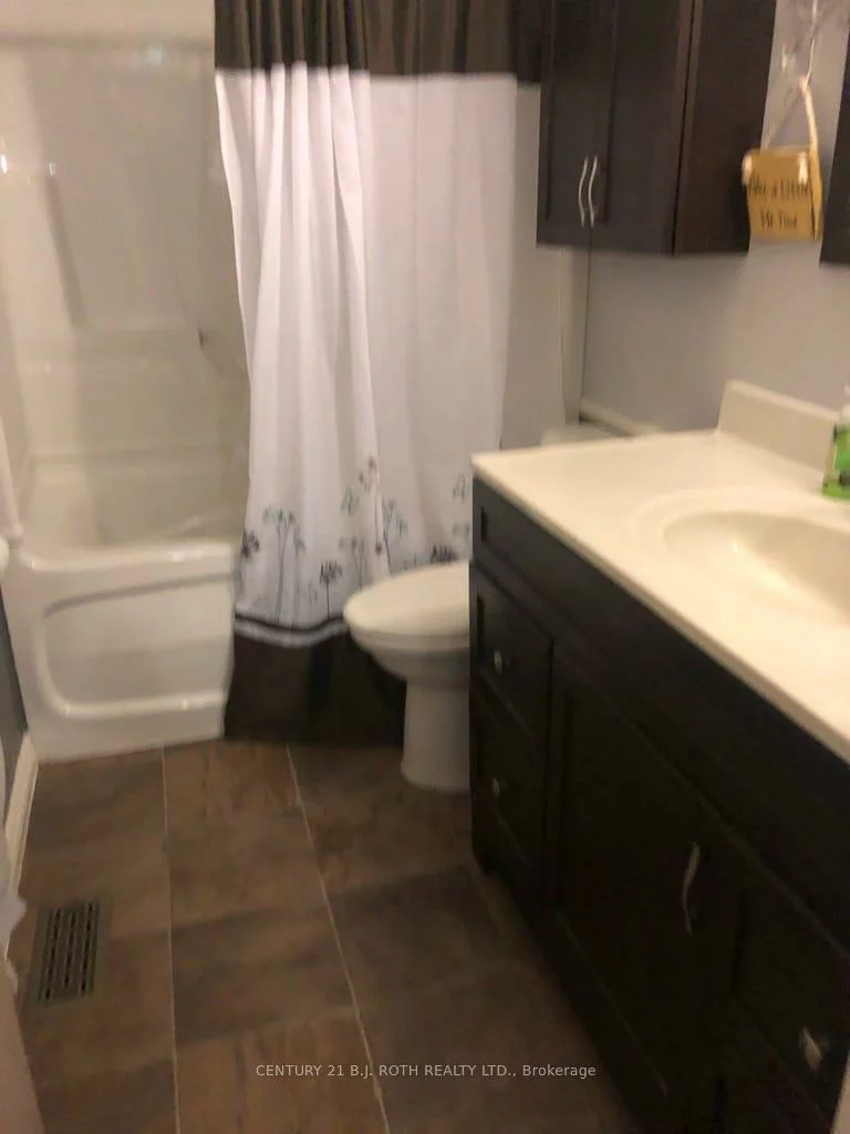 181, ROSE, Wellington, Barrie