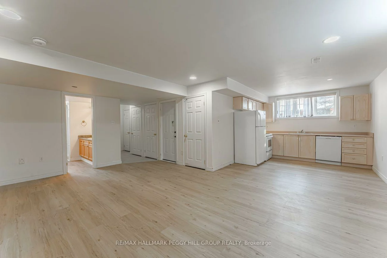 12, Quinlan, Georgian Drive, Barrie