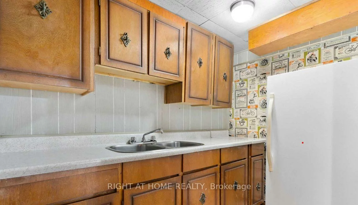 15, Colleen, Grove East, Barrie