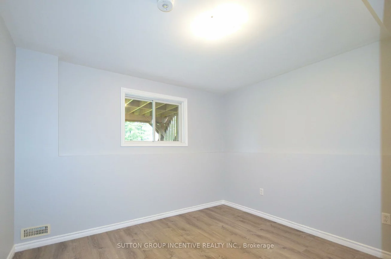 39, JONES, Grove East, Barrie