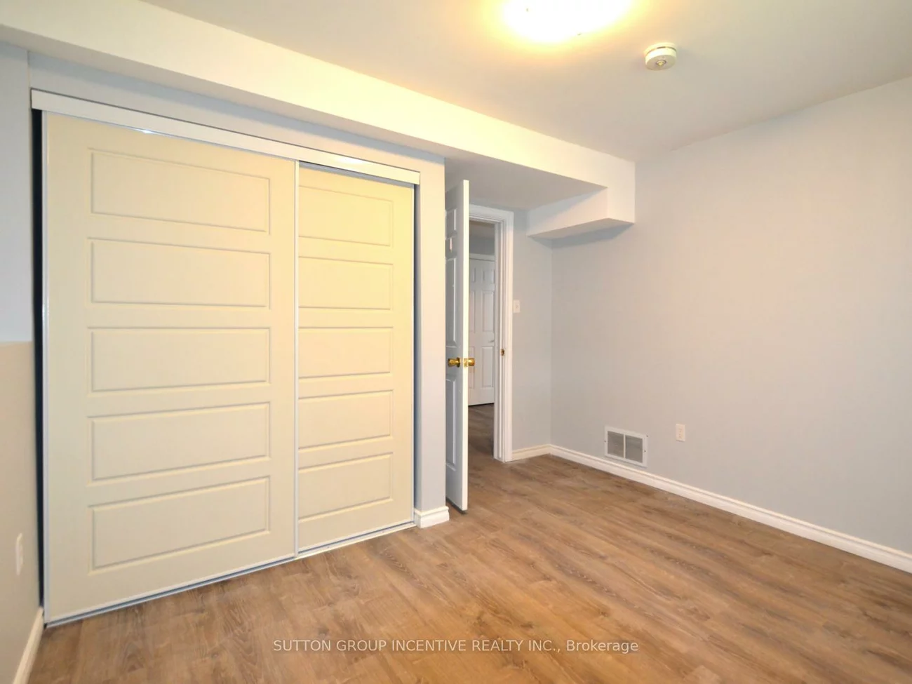 39, JONES, Grove East, Barrie