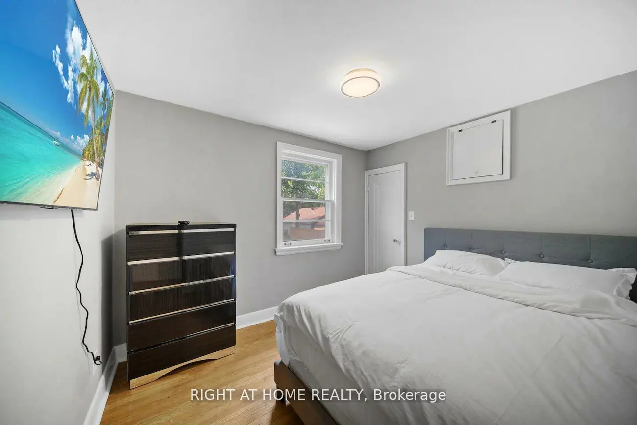 21, Thomson, City Centre, Barrie