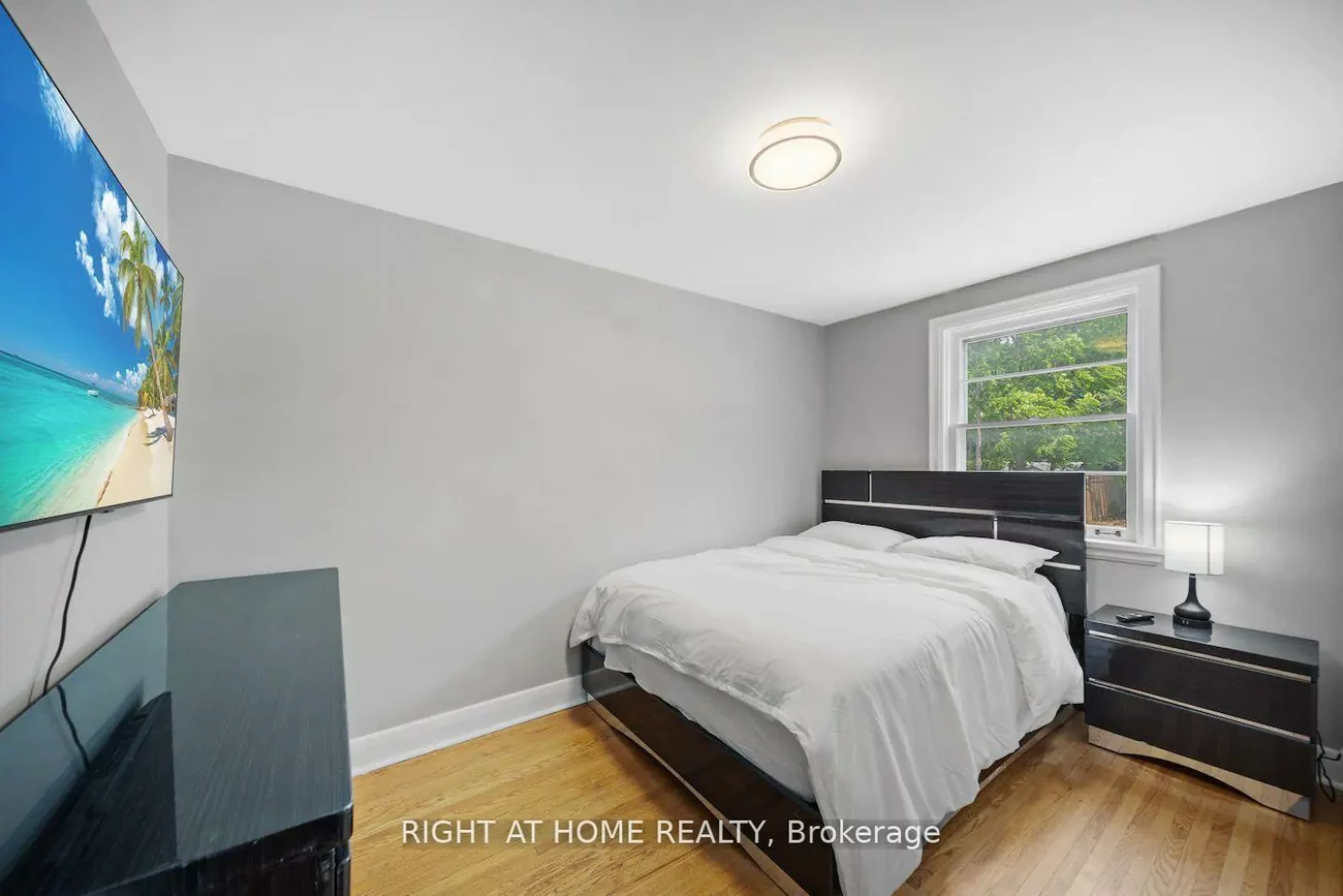 21, Thomson, City Centre, Barrie