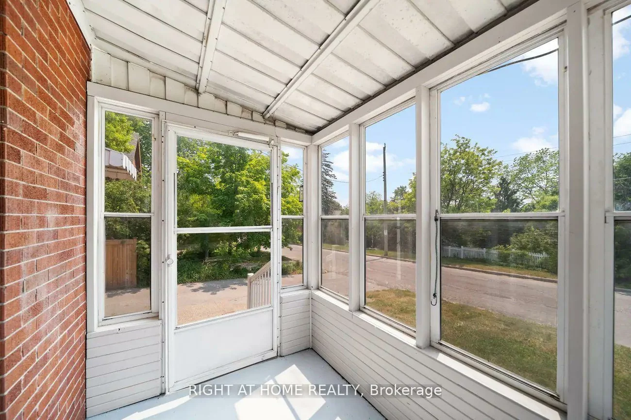 21, Thomson, City Centre, Barrie