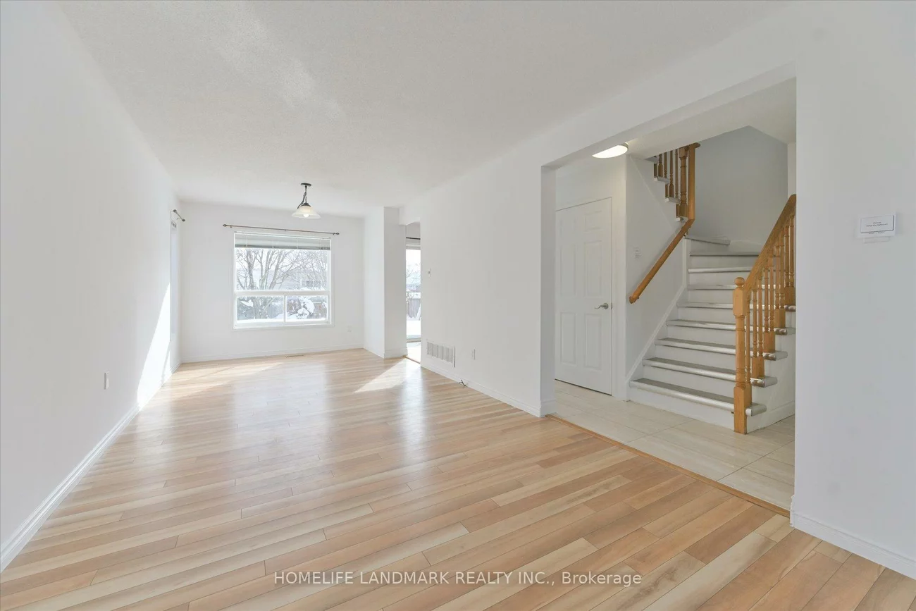 29, Drake, Painswick South, Barrie