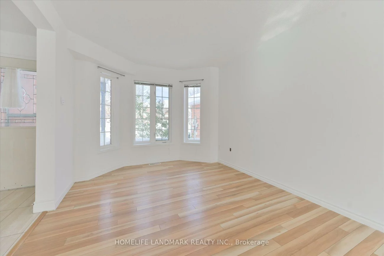 29, Drake, Painswick South, Barrie