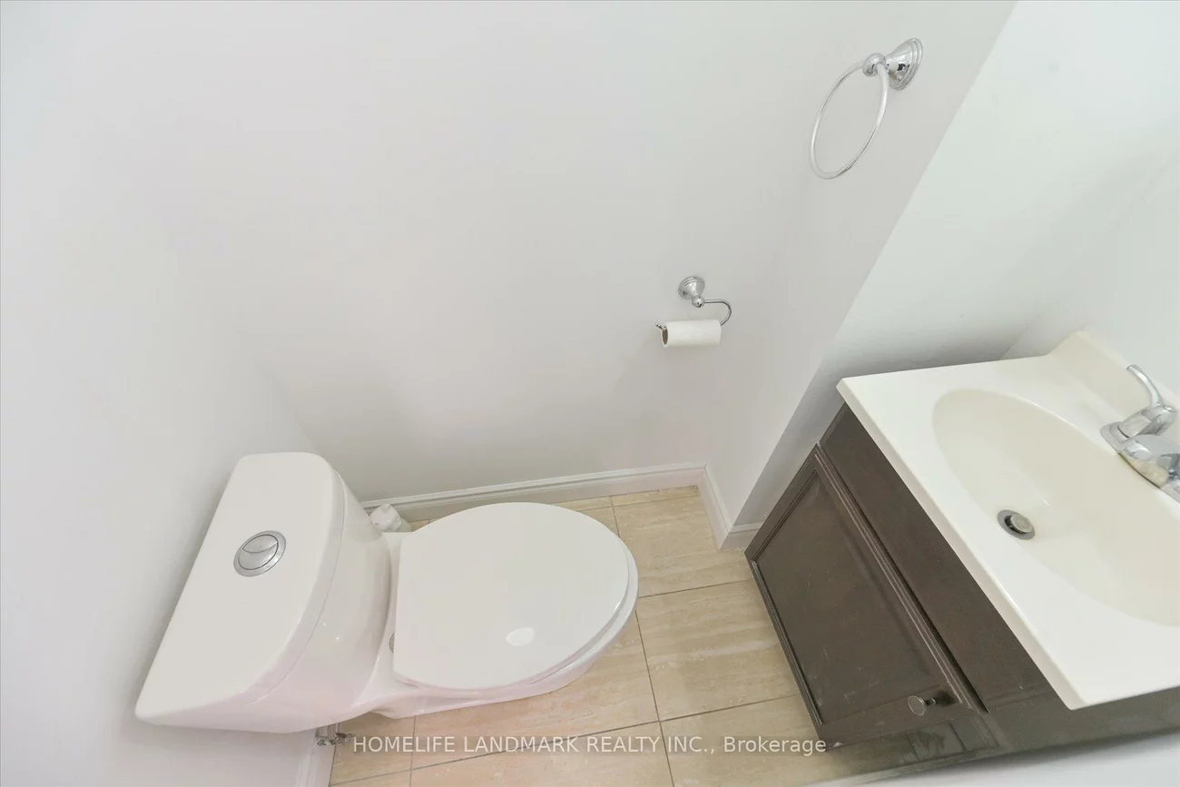 29, Drake, Painswick South, Barrie