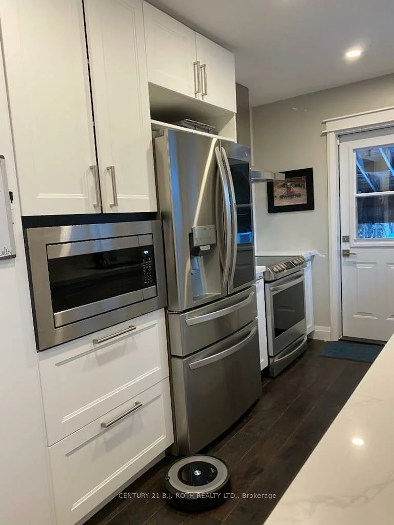 181, ROSE, Wellington, Barrie