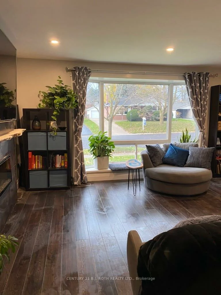 181, ROSE, Wellington, Barrie