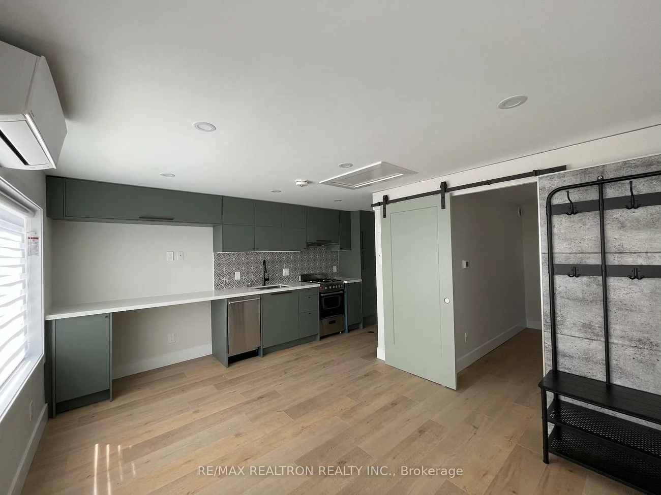 82, Gunn, Wellington, Barrie