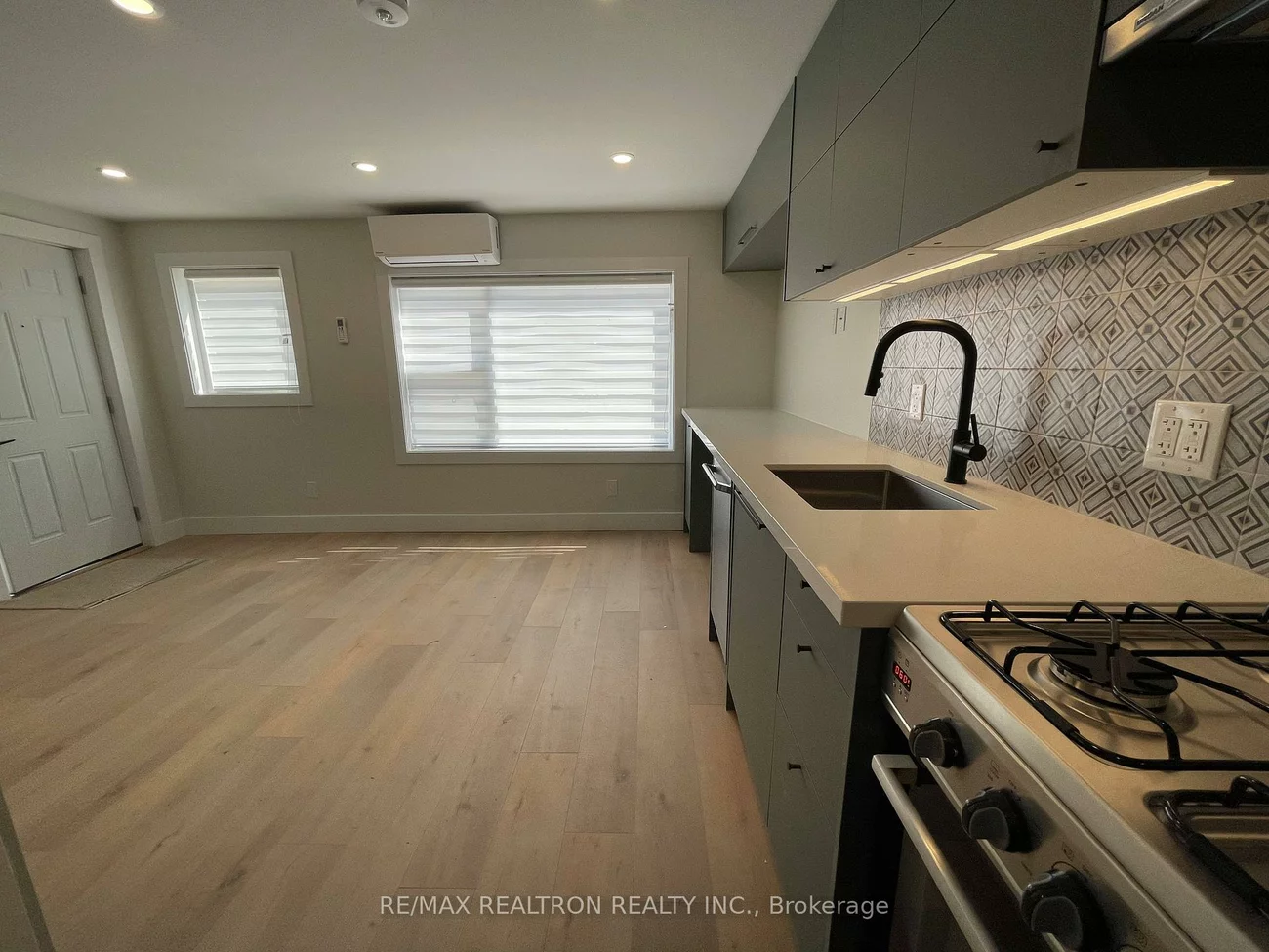 82, Gunn, Wellington, Barrie