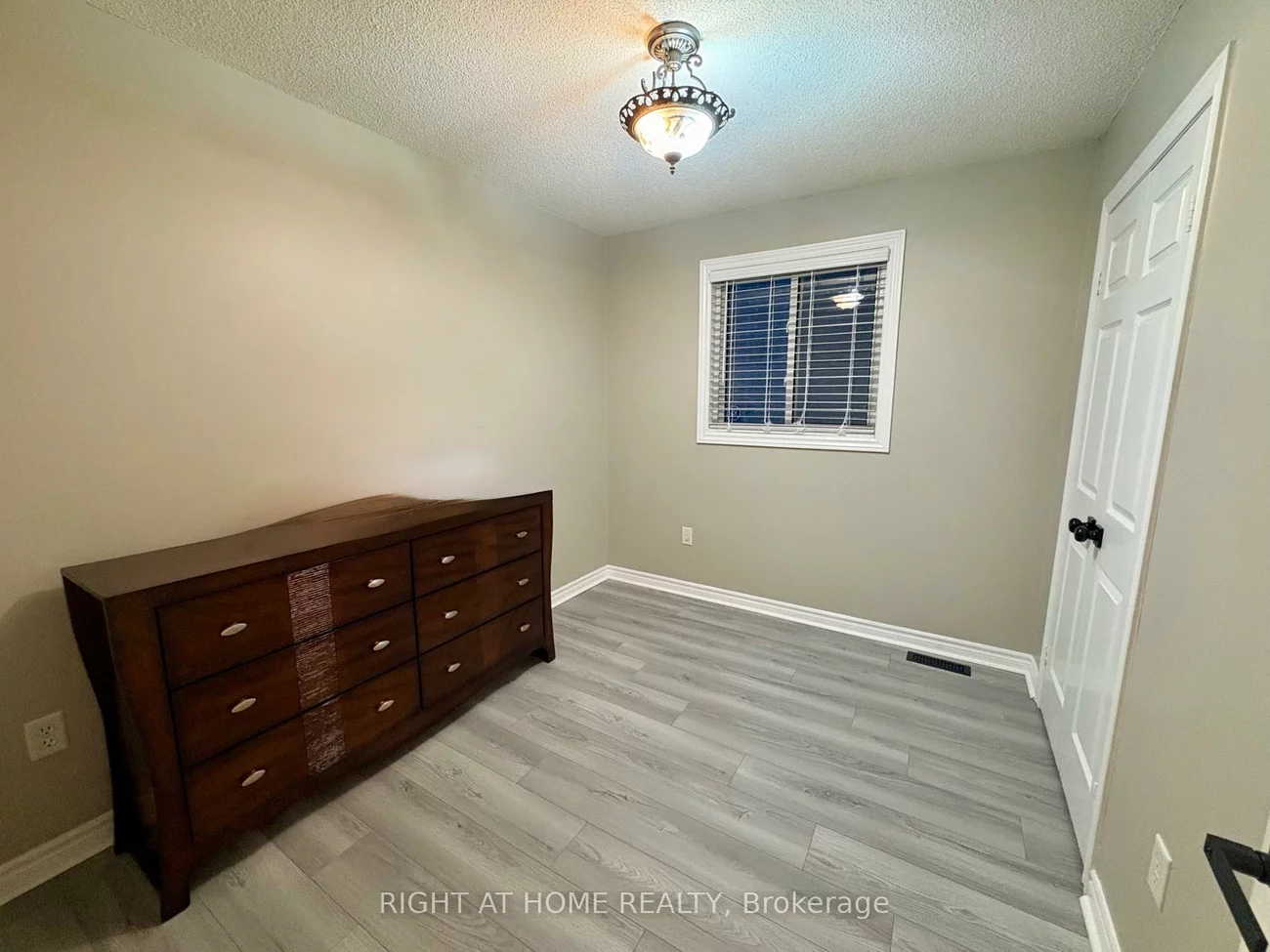 10, Stephanie, Painswick South, Barrie