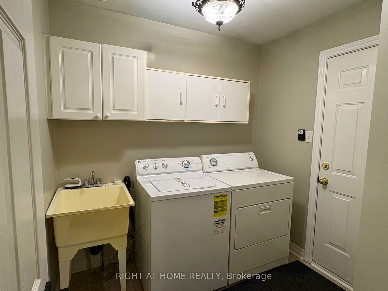 10, Stephanie, Painswick South, Barrie