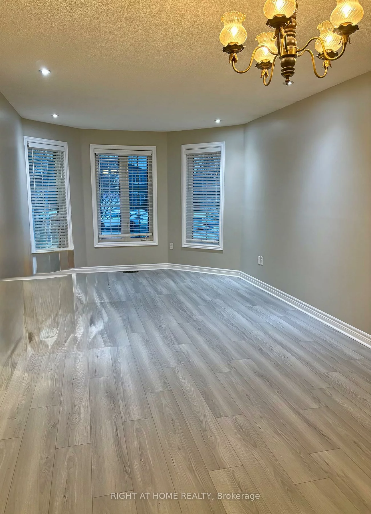 10, Stephanie, Painswick South, Barrie