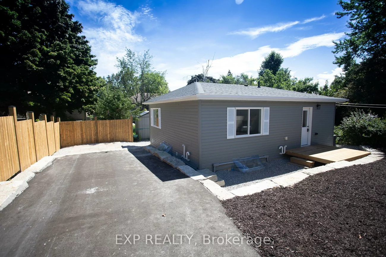 277, GROVE, Wellington, Barrie