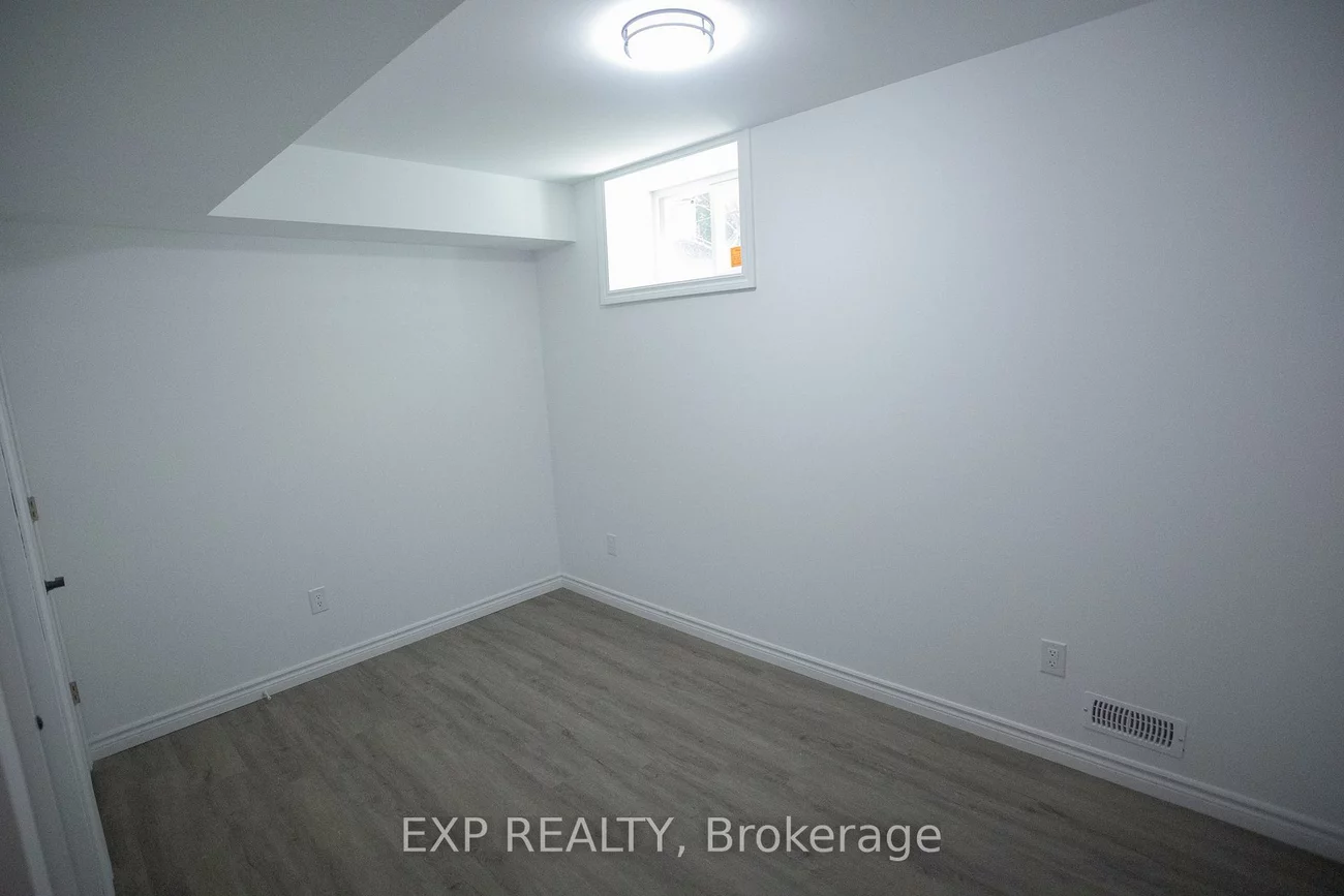 277, GROVE, Wellington, Barrie