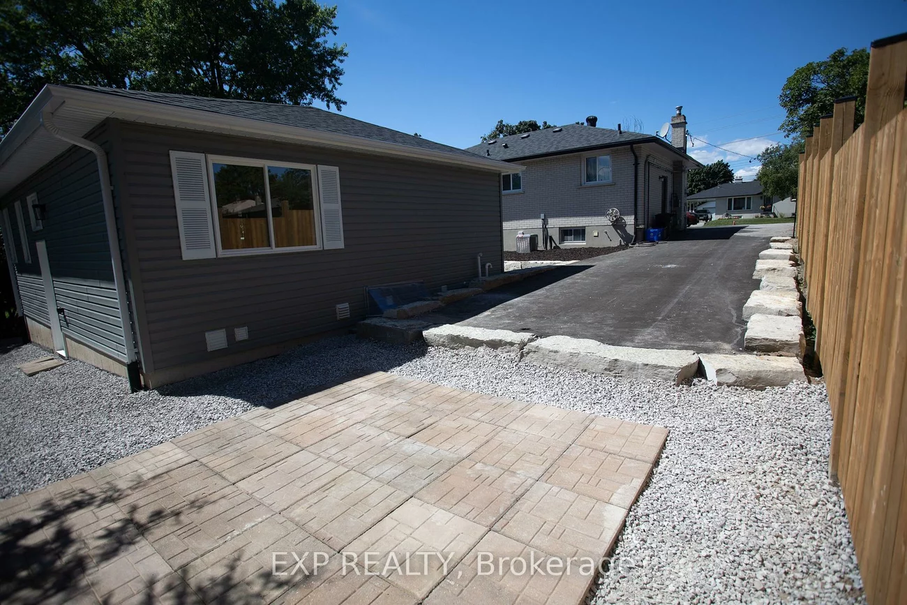 277, GROVE, Wellington, Barrie