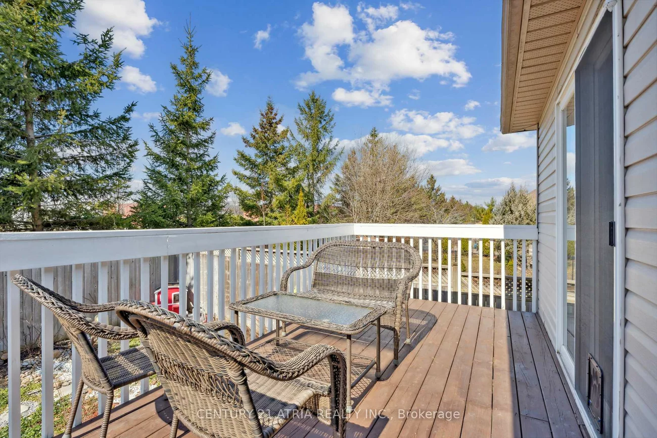 28, Cassandra, East Bayfield, Barrie