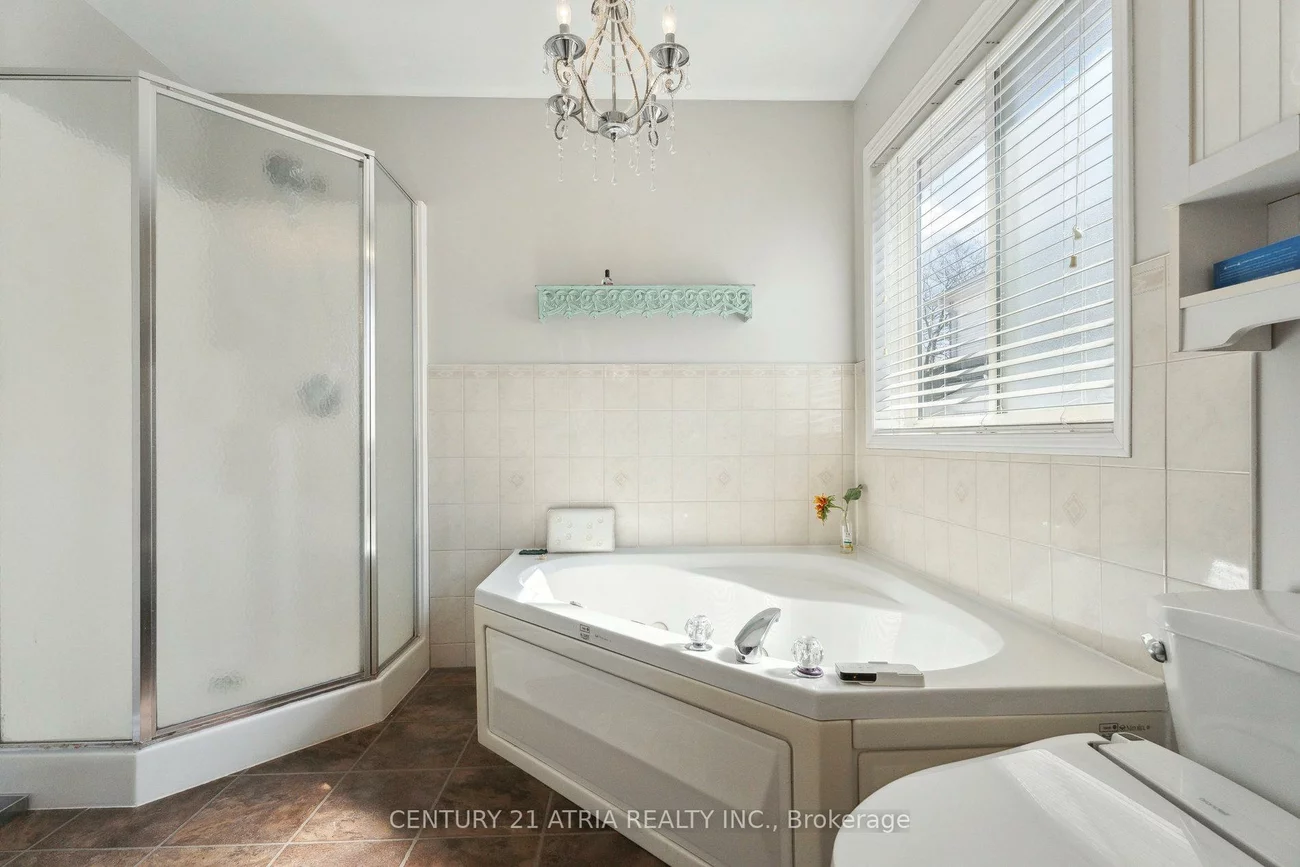 28, Cassandra, East Bayfield, Barrie