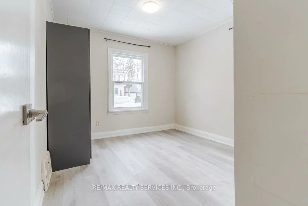 73, Drury, Wellington, Barrie