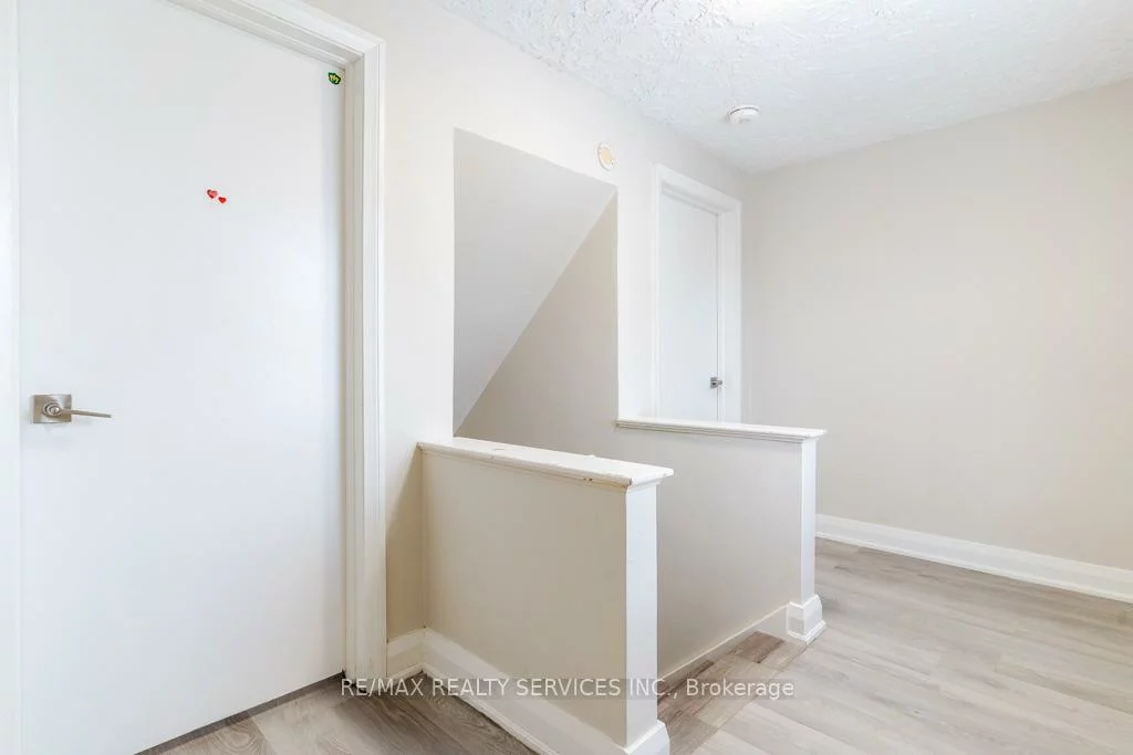 73, Drury, Wellington, Barrie