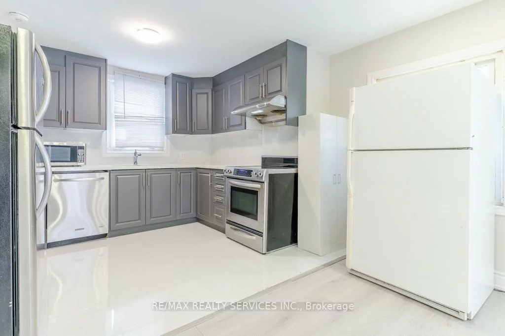 73, Drury, Wellington, Barrie