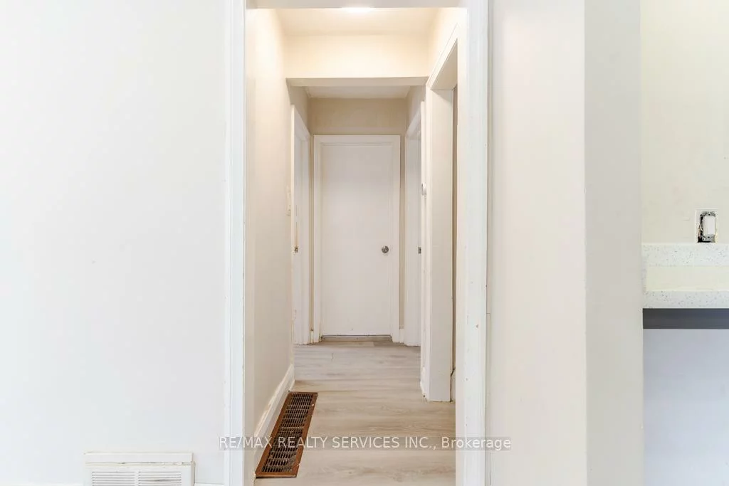 73, Drury, Wellington, Barrie