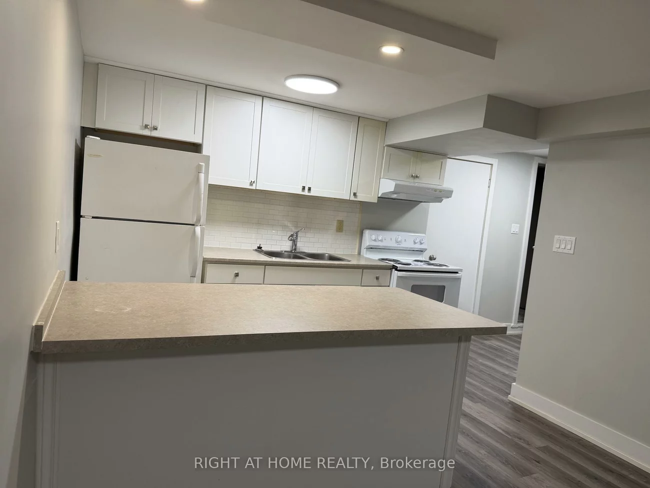 7, Carruthers, Grove East, Barrie