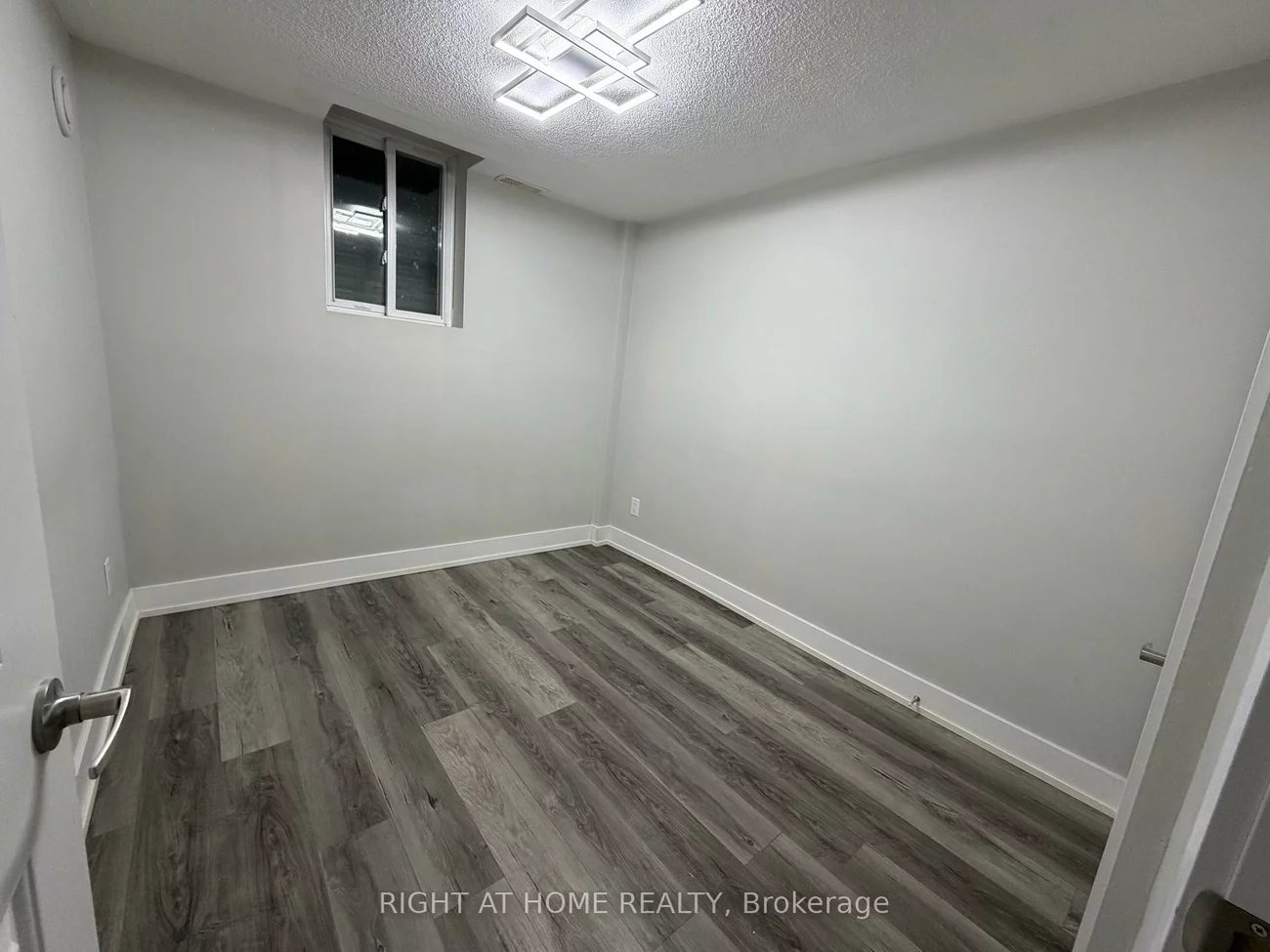 7, Carruthers, Grove East, Barrie