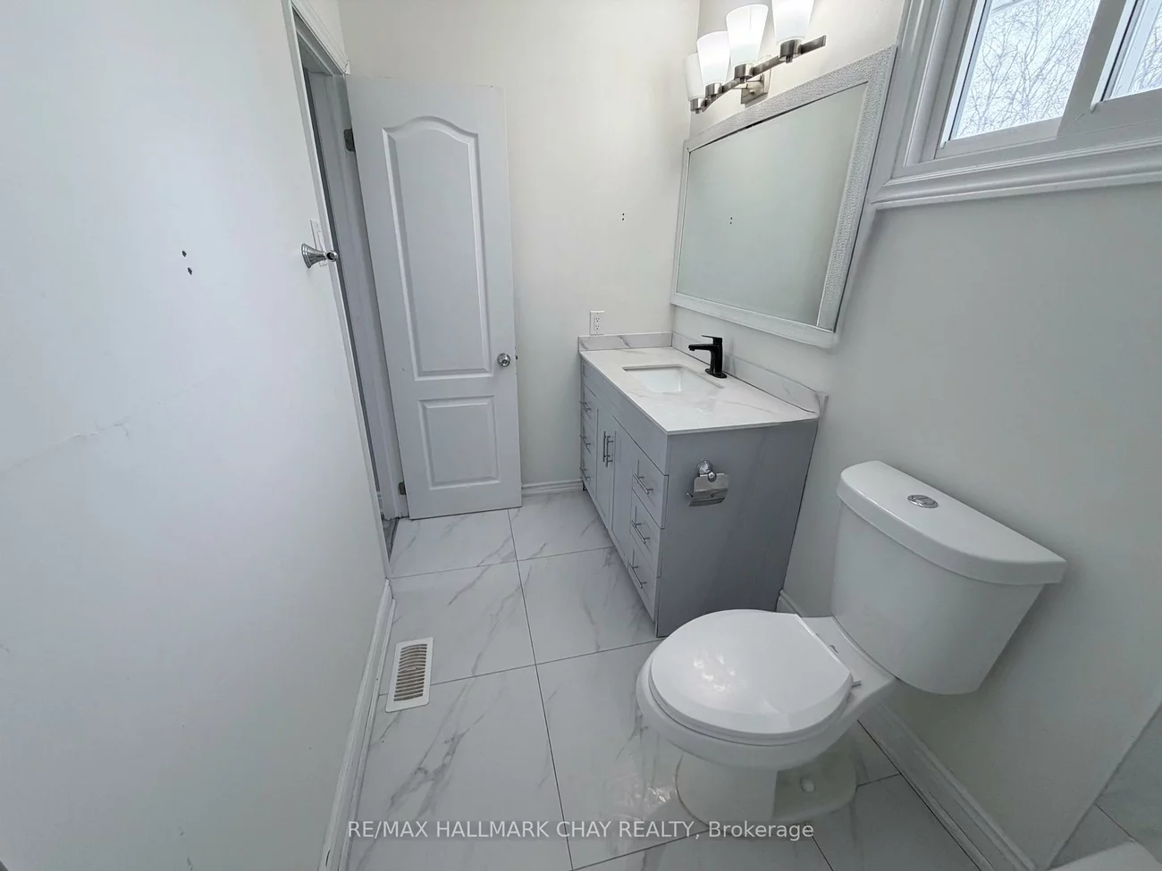 152, Rose, Wellington, Barrie