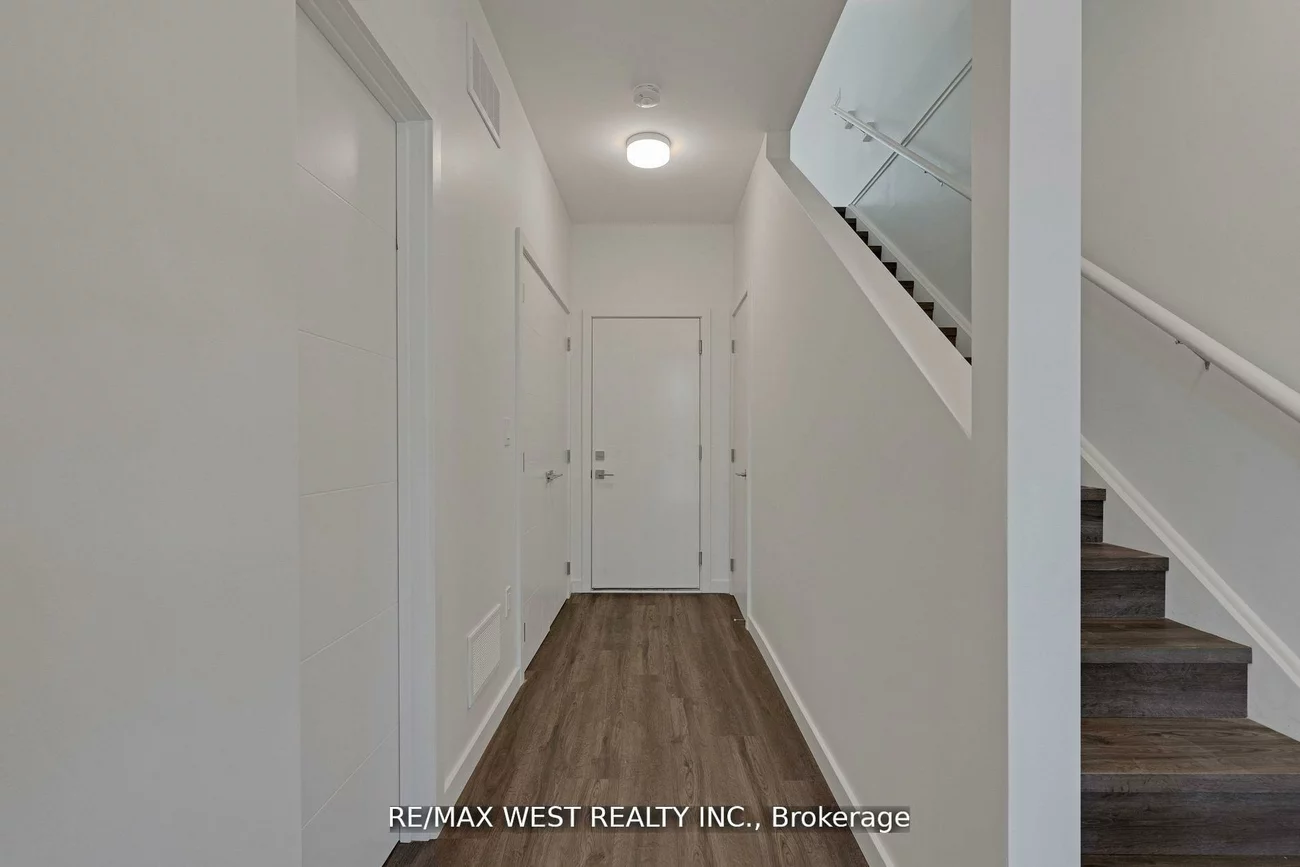 10, Rainwater, Holly, Barrie