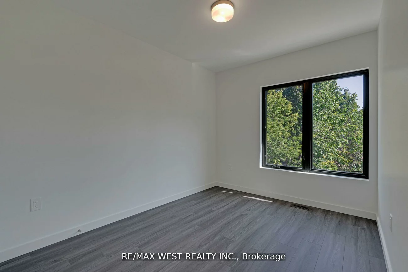 10, Rainwater, Holly, Barrie