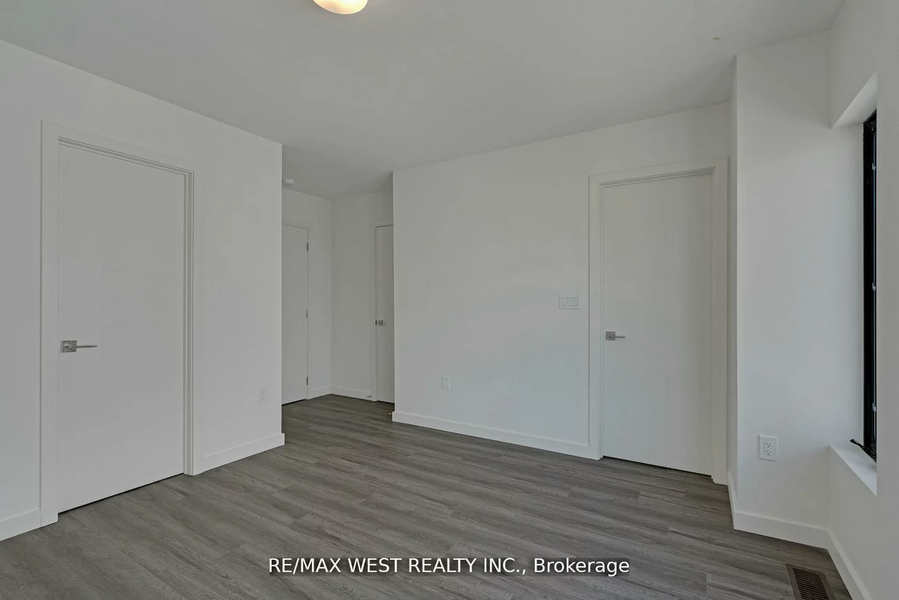 10, Rainwater, Holly, Barrie