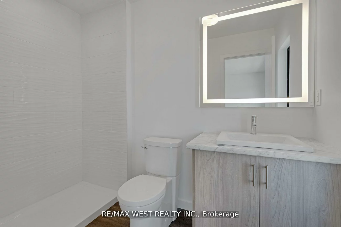 10, Rainwater, Holly, Barrie