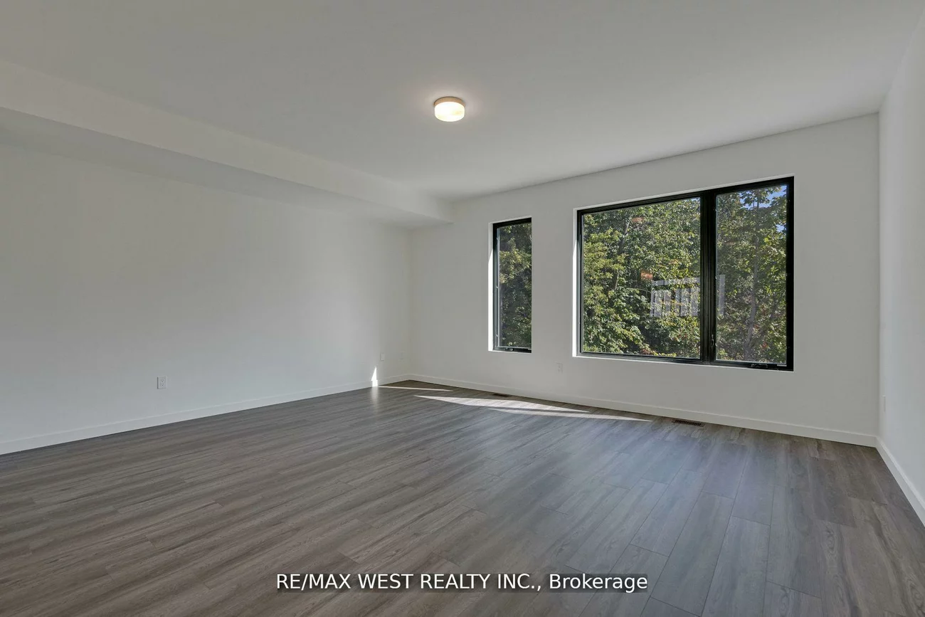 10, Rainwater, Holly, Barrie