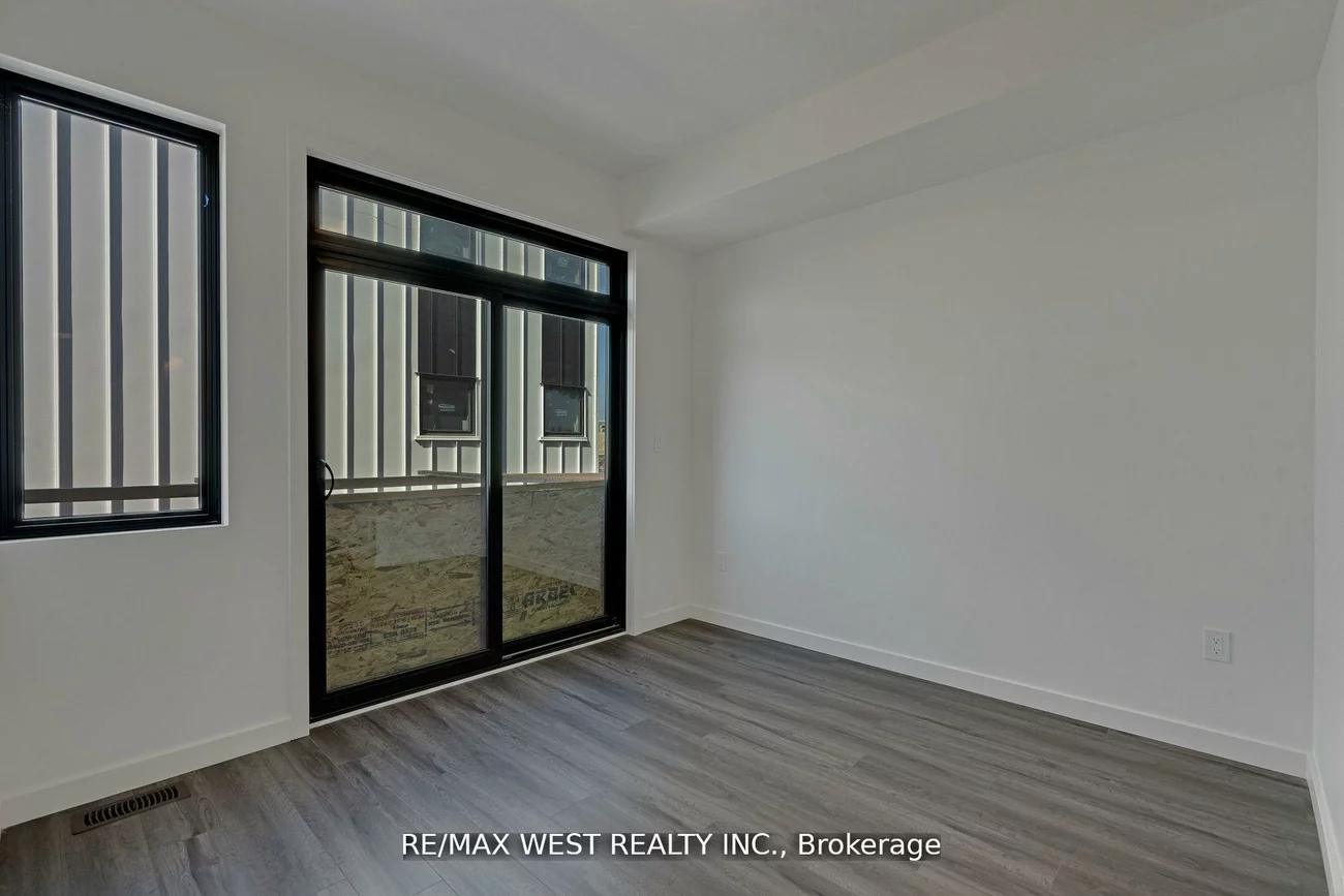 10, Rainwater, Holly, Barrie